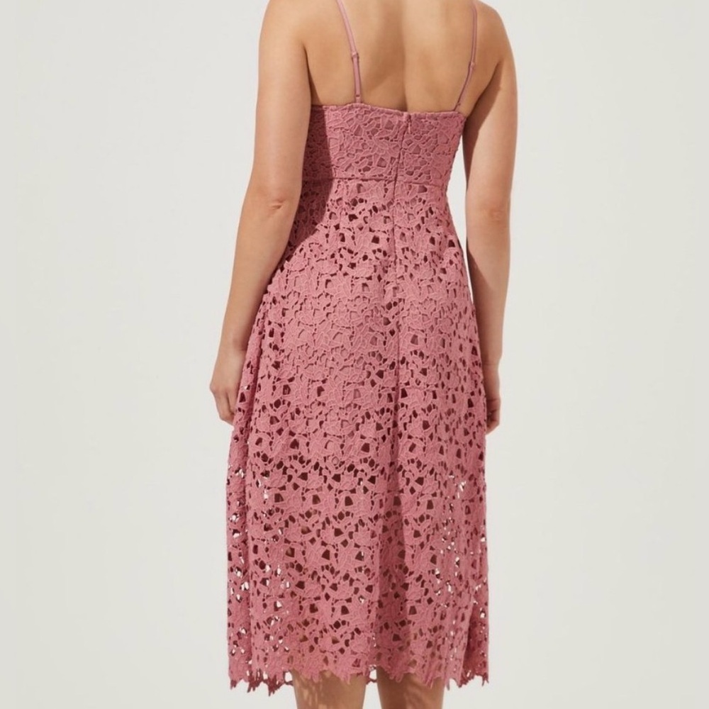 Astr The Label Midi Dress Mauve |Size Small| Lace Overlay | Wedding Guest Dress - Picture 2 of 8